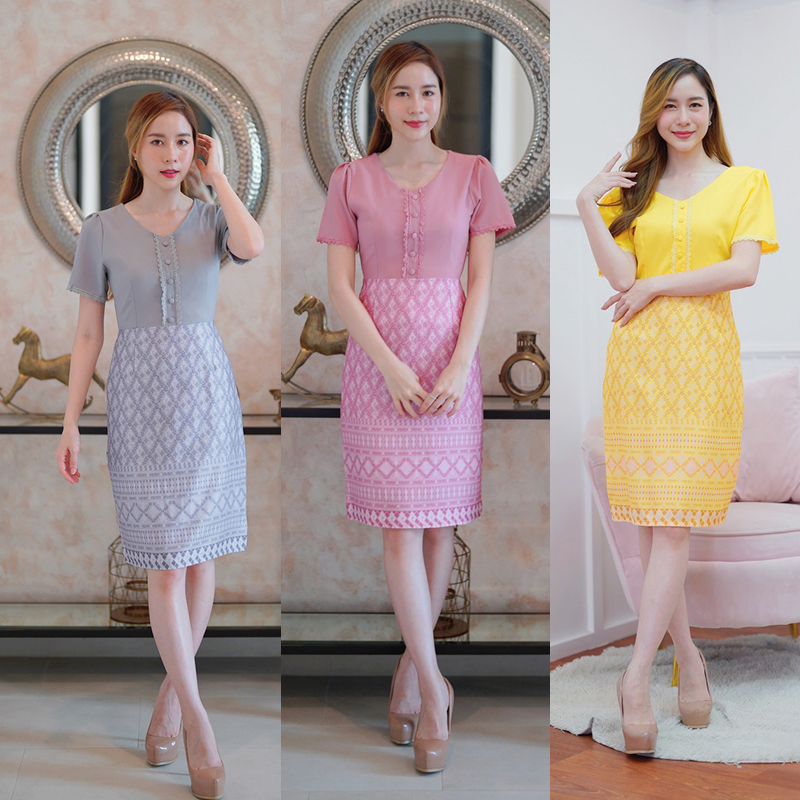 kudapy เดรสสั้นสีชมพู/สีเหลือง/สีเทา แต่งลูกไม้กระโปรงลายไทย