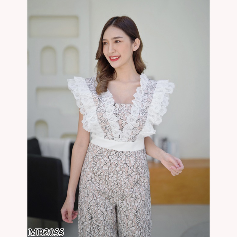 kudapy จั๊มสูทขายาวสีขาว ลูกไม้แขนกุดระบาย