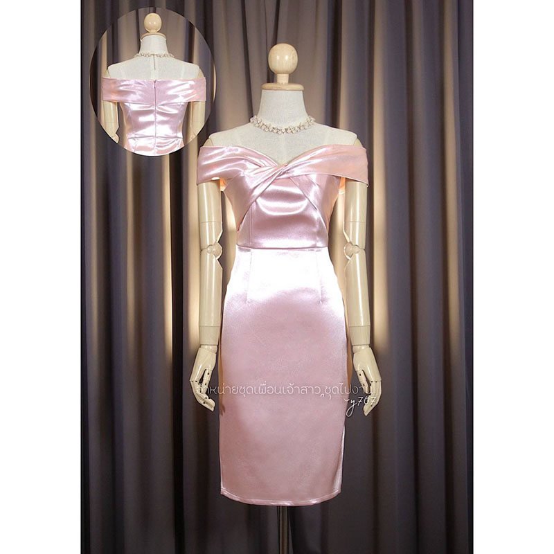 kudapy เดรสสั้นสีกรม/สีฟ้า/สีชมพูกลีบบัว/ สีแดง เปิดบ่าทวิชอก กระโปรงสอบ ซิปหลังใส่ง่าย เนื้อผ้าดัชเชสอัดกาว