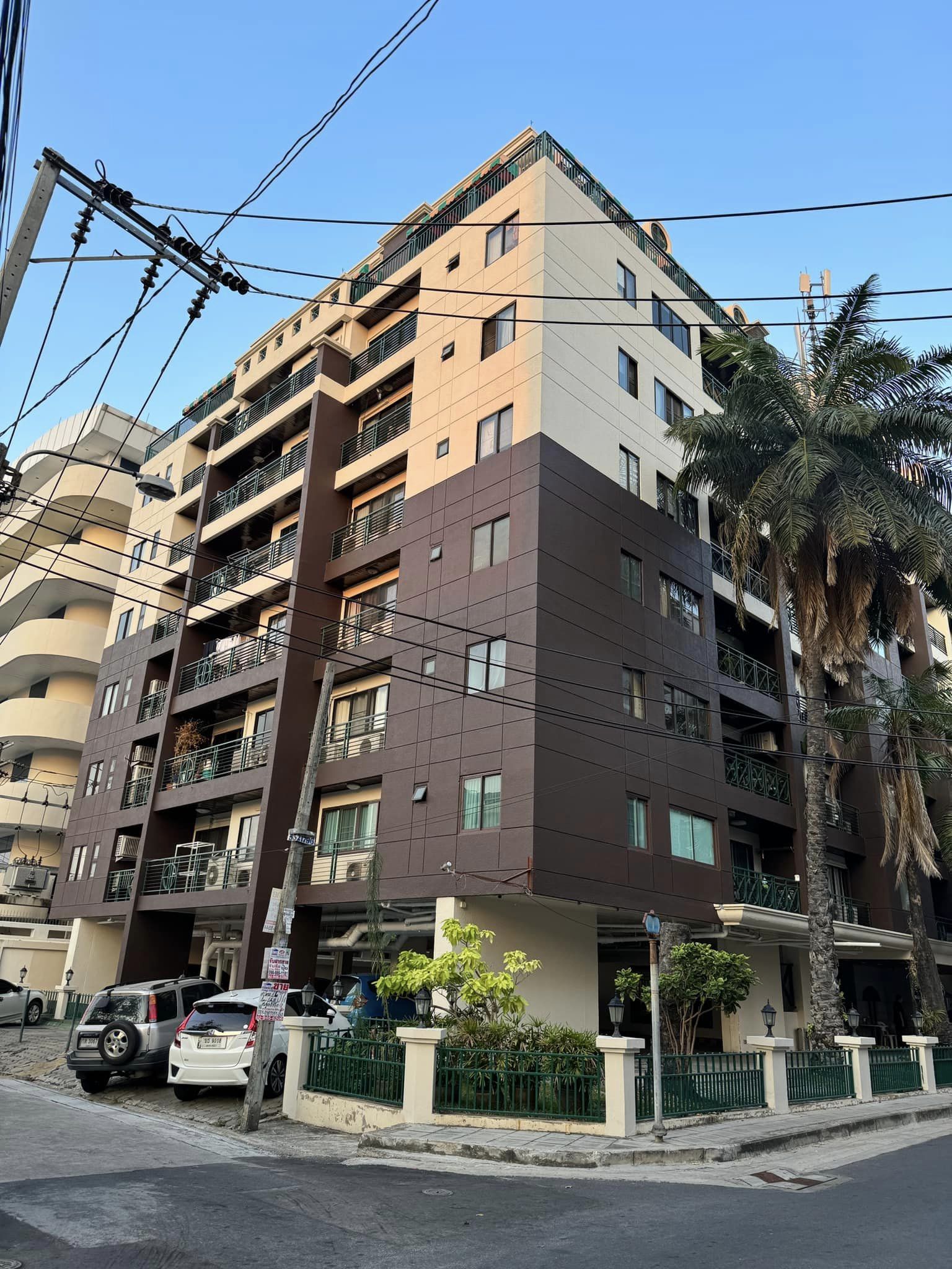 ปล่อยเช่าคอนโด Le Chateau Condo (เลอ ชาโต) ซอยศูนย์วิจัย 14 - เฟอร์เครื่องใช้ไฟฟ้าครบครั้น - 2ห้องนอน 1ห้องนั่งเล่น 2ห้องน้ำ