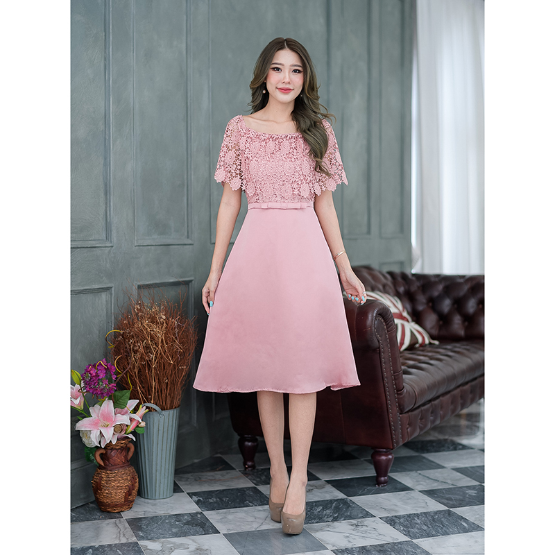 kudapy เดรสสั้นสีชมพู/สีเทา ลูกไม้คลุมไหล่ งานสวยหวานผ้าลูกไม้เนื้อดี ช่วงไหล่เป็นงานยางยืด สามารถใส่เกาะไหล่เป็นเสื้อทรงปกติ