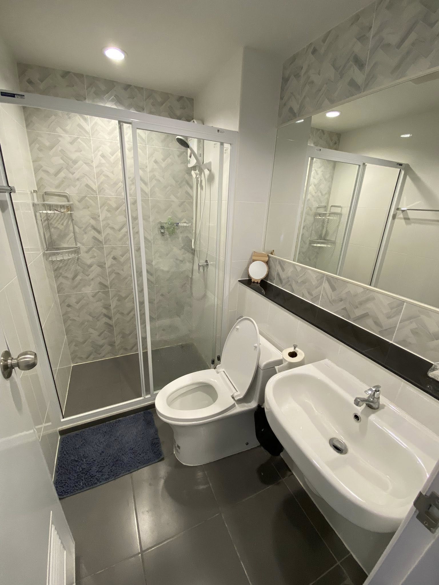 ให้เช่าคอนโด Regent home bangna (รีเจ้นท์ โฮม บางนา) โซนพื้นที่ BTS บางนา ห้องแบบ 1ห้องนอน / 1ห้องน้ำ / โซนครัวปิด · ขนาดห้อง 28 ตรม. ชั้น 5 ตึก A