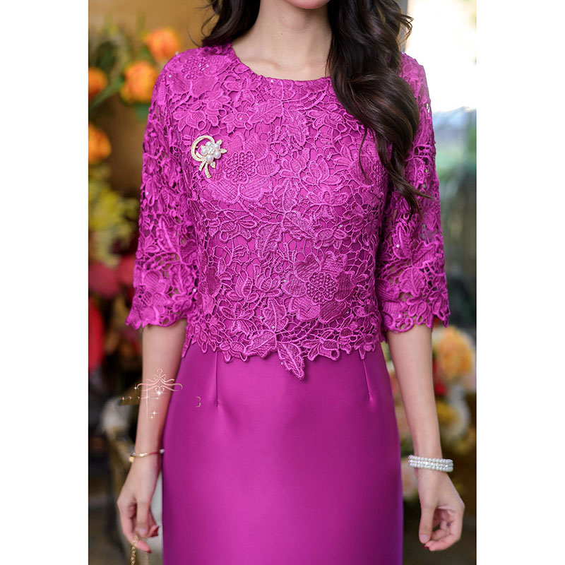 kudapy เดรสสั้นสีบานเย็น/สีเหลืองทอง ผ้าไหมคลุมลุกไม้แขนศอก เป็นลูกไม้เงาปักเลื่อมเป็นเลื่อมใส่เม็ดเล็กมาก เพิ่มประกายความหรูหราสวย