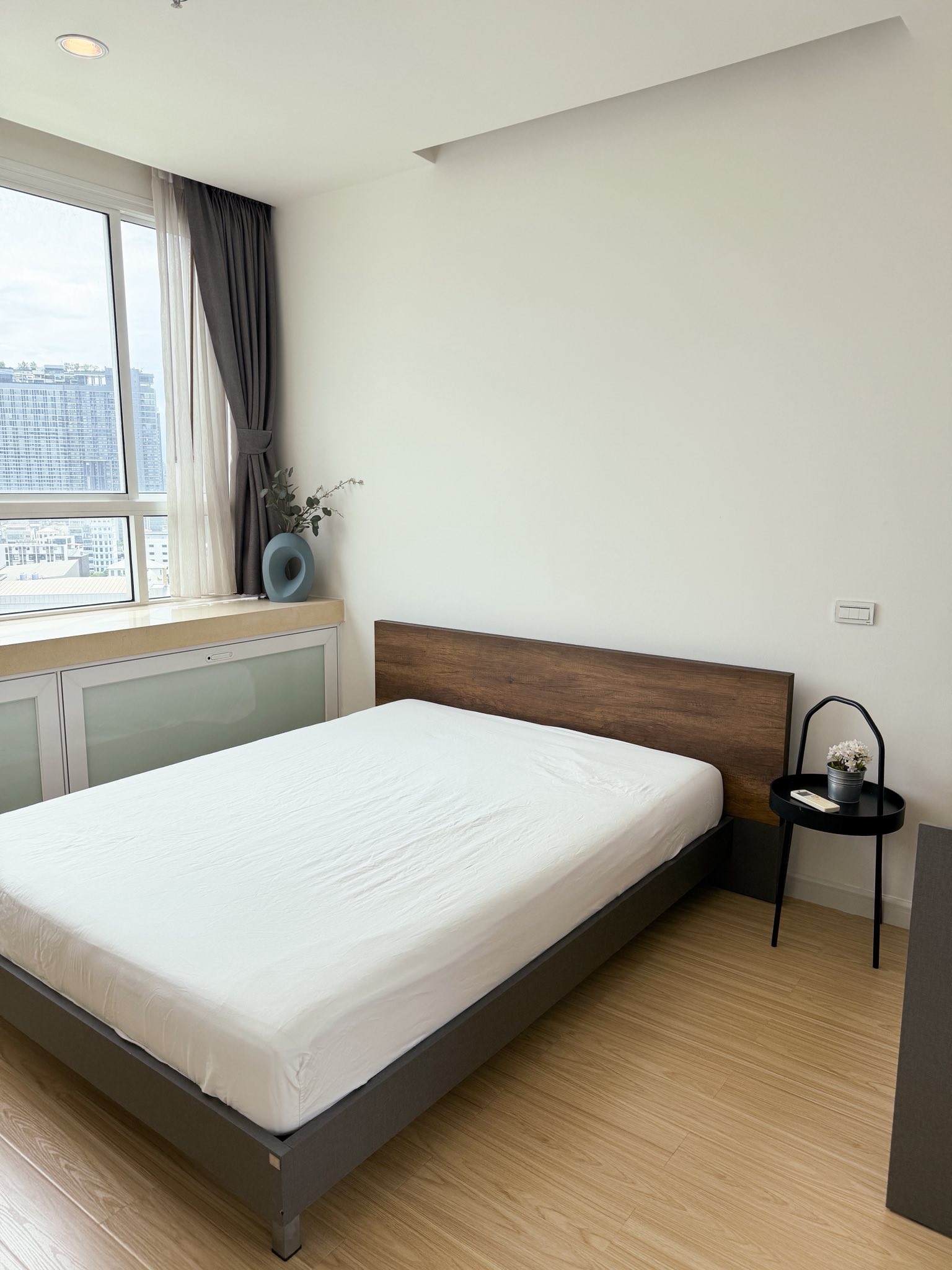 คอนโด TC Green Rama 9 (ทีซี กรีน พระราม 9) High Rise โซนพื้นที่ MRT พระราม9 ให้เช่าห้องแบบ 1ห้องนอน 1ห้องน้ำ ขนาดห้อง 38 ตรม. ชั้น 14