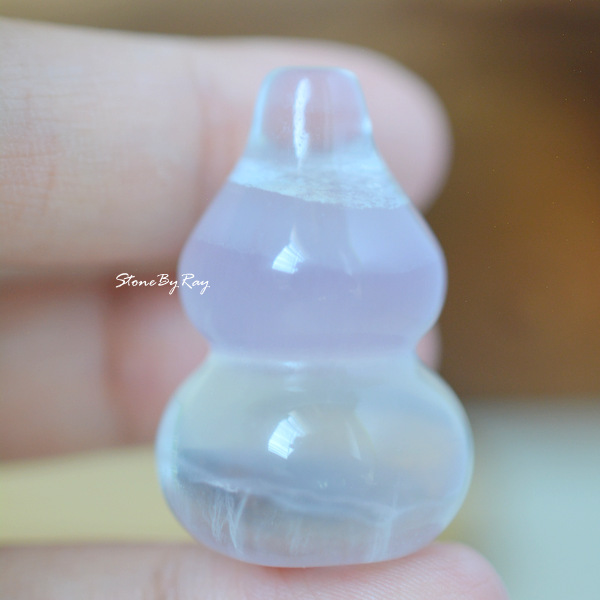 หินฟลูออไรต์แกะสลักรูปน้ำเต้า (Fluorite)