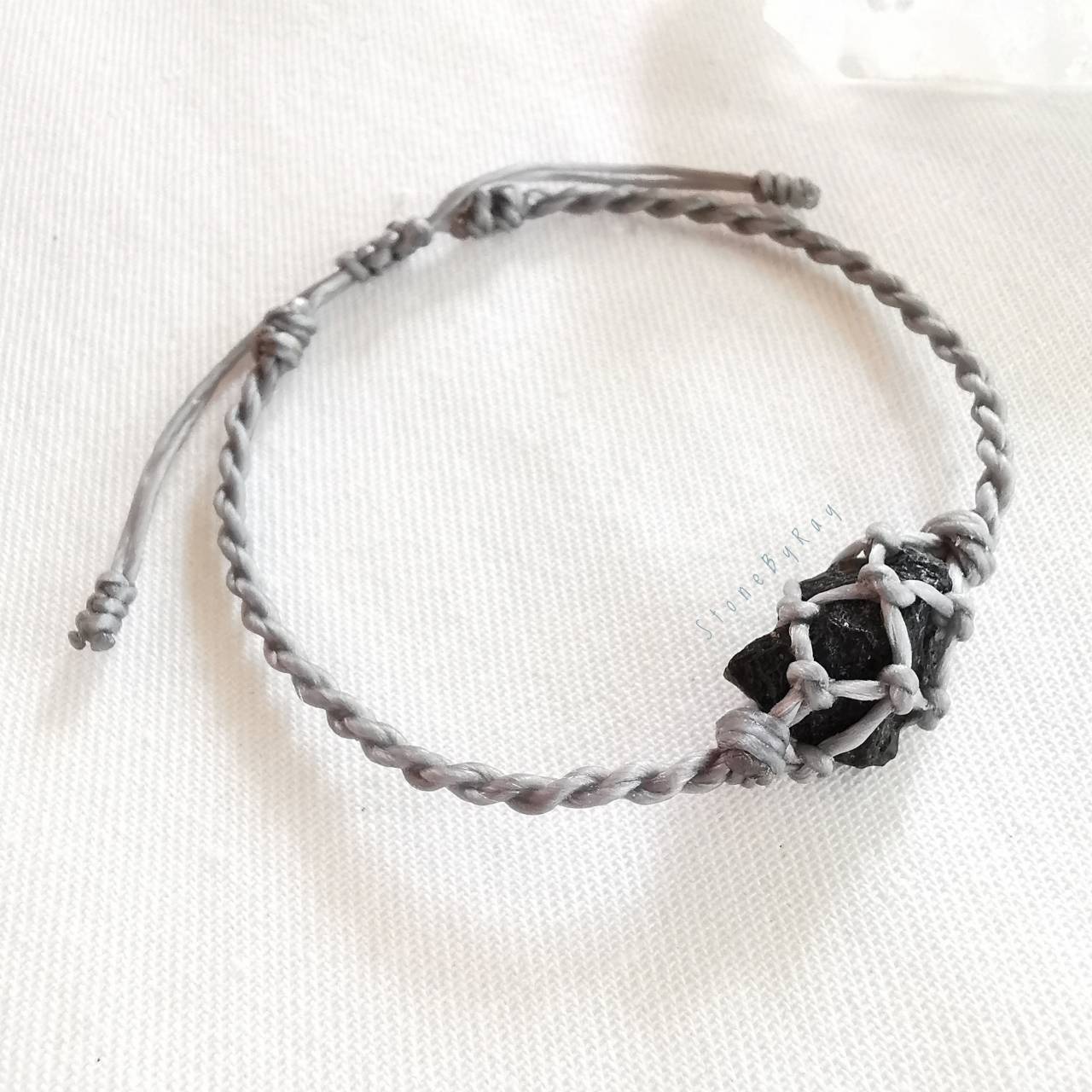 สร้อยข้อมือเชือกถักหินสะเก็ดดาว