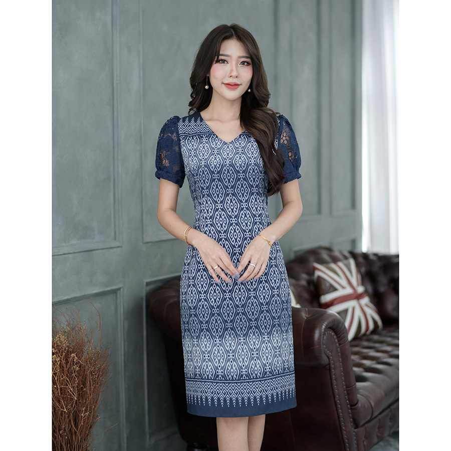 kudapy เดรสสั้นคอวีผ้าไหมพิมพ์ลายไทย สีน้ำเงินกรมท่า,สีดำ แขนตุ้กตา ทรงเอเข้ารูป งานสวยมาก มีซับใน ซิบหลังอย่างดีค่ะ