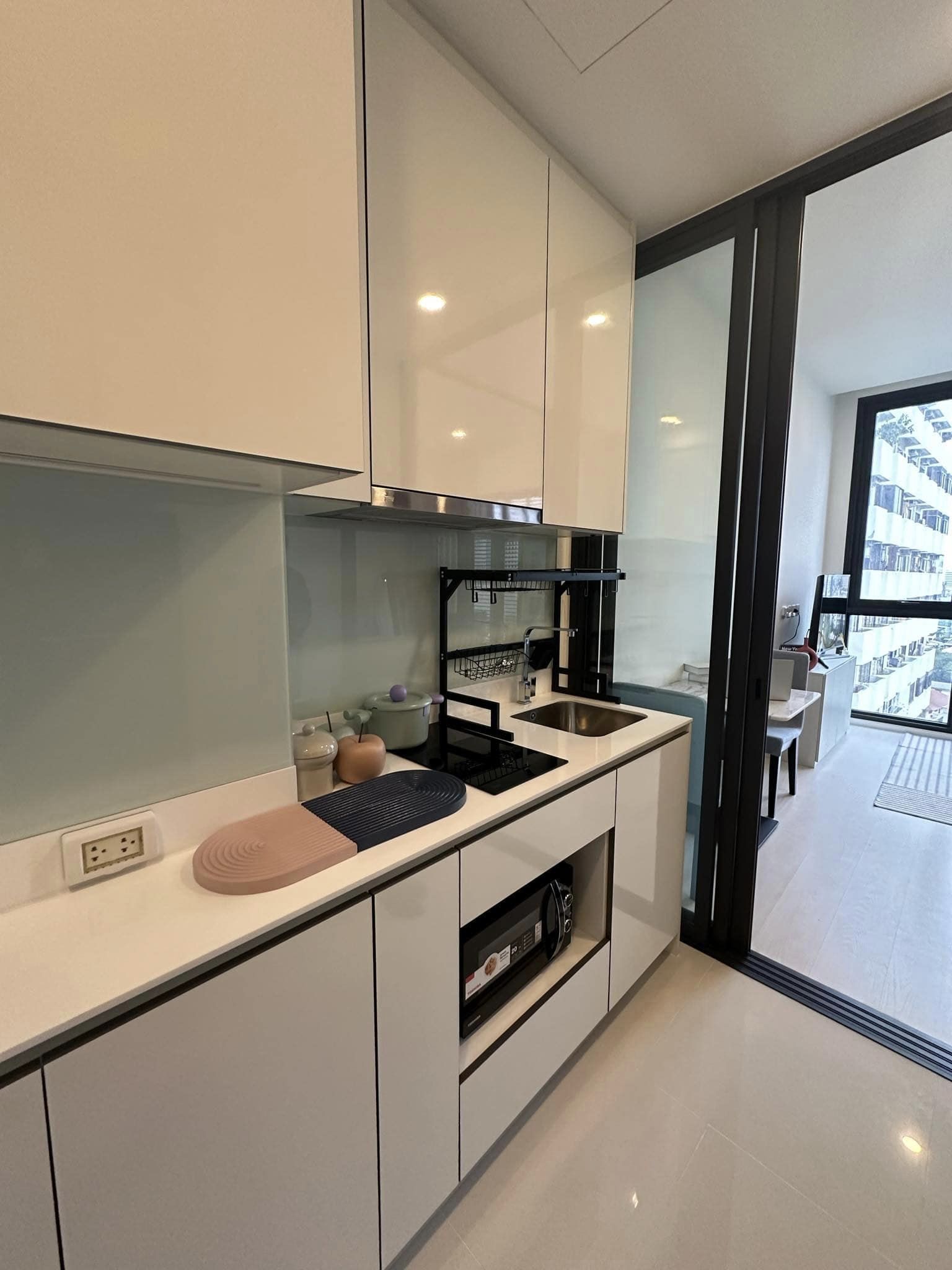 ปล่อยเช่าคอนโด Mazarine Ratchayothin (แมสซารีน รัชโยธิน) - 1ห้องนอน 1ห้องครัว 1ห้องนั่งเล่น 1ห้องน้ำ - ใกล้ BTS รัชโยธิน/เกษตร ศรีปทุม - ขนาดห้อง 33 ตรม. ชั้น 12