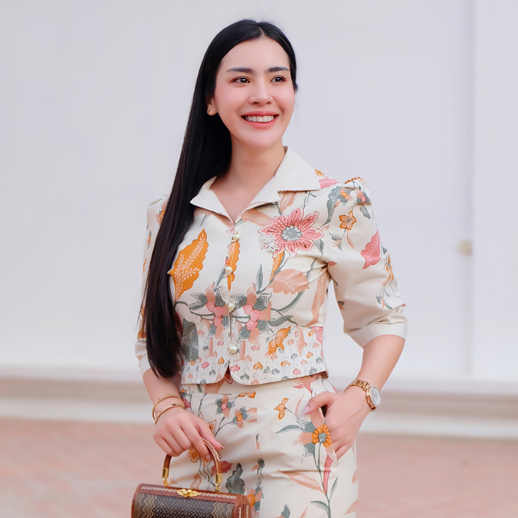 kudapy เซ็ทเสื้อ+กระโปรง ผ้าปาเต๊ะ คอปก เนื้อผ้า cotton พิมพ์ลาย สีไม่ตก ไม่หด นิ่มใส่สบาย อัดกาวทั้งชุด ใส่ได้หลายโอกาส