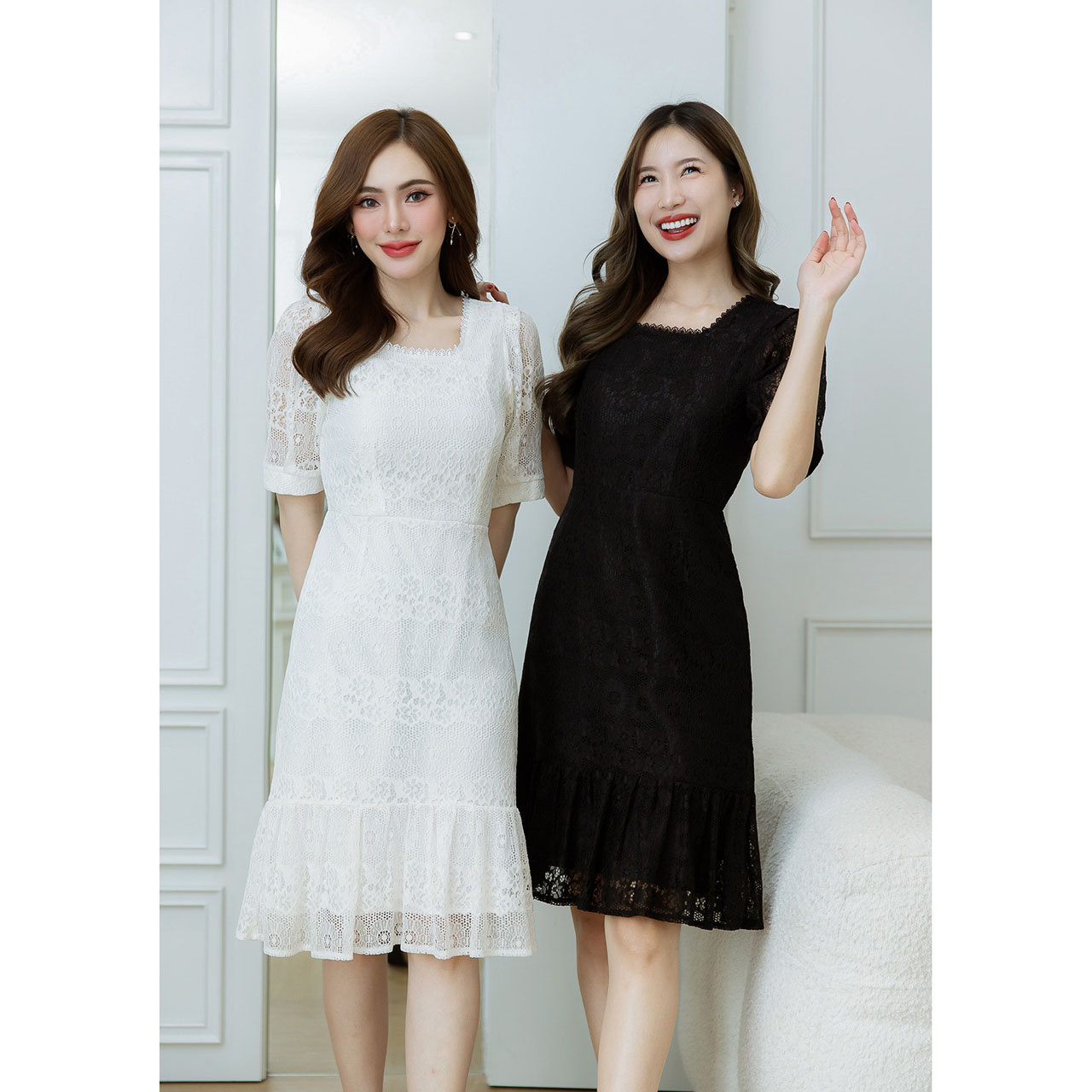 kudapy เดรสสั้นสีขาว/สีดำ ลูกไม้ลายสวย ทรงคลาสสิค เรียบหรูดูดี มีดีเทลแต่งลูกไม้รอบคอ แขนมีดีเทลเย็บพับช่วงไหล่สวย