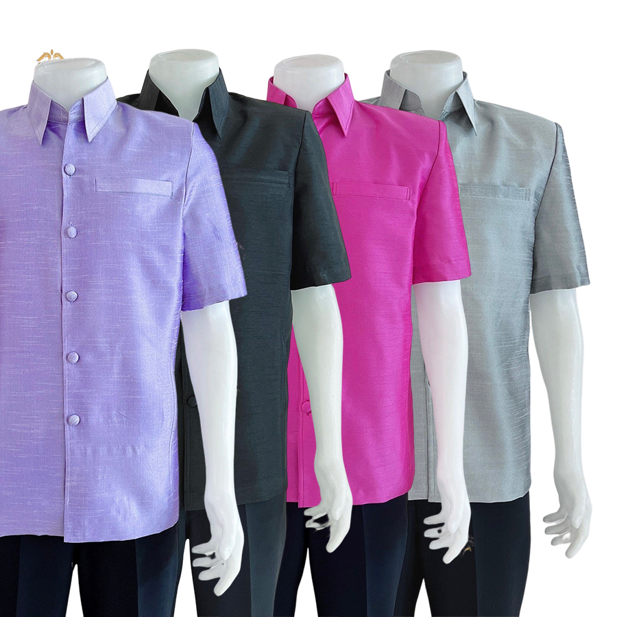 kudapy เสื้อผ้าไหมคอปก สีชมพูบานเย็น,สีดำ,สีม่วง,สีเทา เสื้อผ้าไทยผู้ชาย ผ่าหน้า แขนสั้น มีกระเป๋าด้านซ้ายบน (อัดผ้ากาว มีฟองน้ำเสริมไหล่)