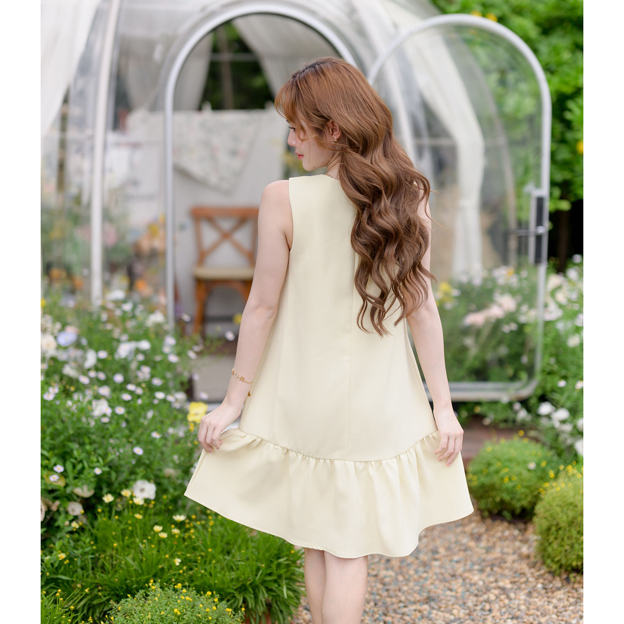 kudapy เดรสสั้นสีเหลือง/สีเขียวมิ้นท์/สีชมพู เดรสชายกระโปรงจับจีบเป็นระบายรอบตัว แขนกูด ตัวเดรสแต่งโปว์สวยดูดี