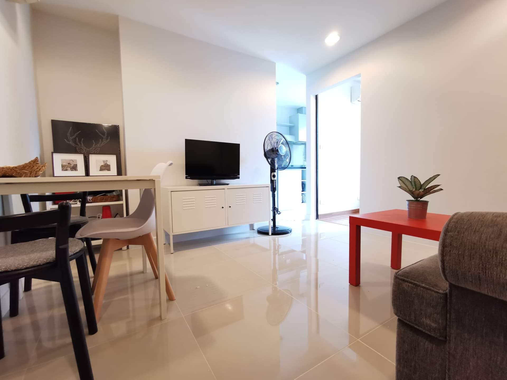 ปล่อยเช่าคอนโด Zenith Place Sukhumvit 42 (ซีนิธ เพลส สุขุมวิท 42) - 1ห้องนอน 1ห้องน้ำ 1ห้องนั่งเล่น - ใกล้ BTS เอกมัย / เกทเวย์เอกมัย - ขนาดห้อง 30 ตรม. ชั้น 4