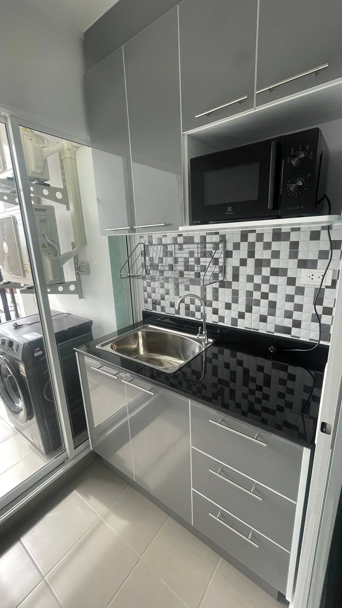 ให้เช่าคอนโด Regent home bangna (รีเจ้นท์ โฮม บางนา) โซนพื้นที่ BTS บางนา ห้องแบบ 1ห้องนอน / 1ห้องน้ำ / โซนครัวปิด · ขนาดห้อง 28 ตรม. ชั้น 8 ตึก B