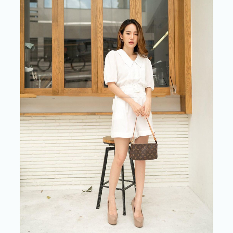 kudapyจั๊มสูทขาสั้นสีเหลือง/ฟ้า/ดำ/ขาว ดีไซน์น่ารักมากๆ เลยค่ะ รุ่นนี้ ดีไซน์ตีเกร็ดหน้า