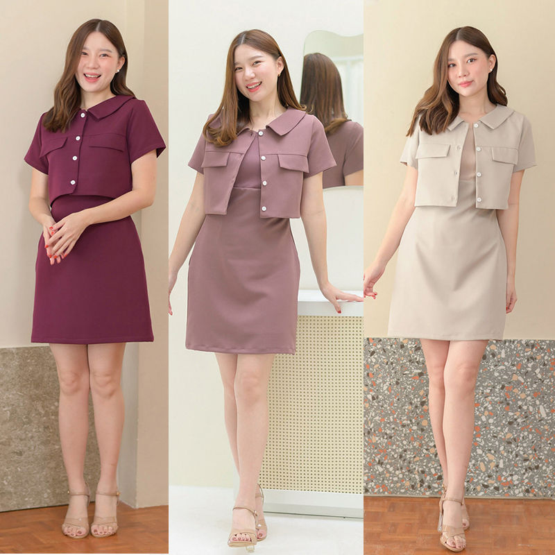 kudapy เดรสสั้นสีแดงเข้ม/สีเบจ/สีม่วงอมน้ำตาล คอปก คัทติ้งตัดต่อช่วงอก เพิ่มดีเทลปากกระเป๋าเก๋ๆ ดีไซน์น่ารัก กระดุมอกแกะได้จริง เพิ่มความชิคๆเก๋ๆ ใส่สวยปัง
