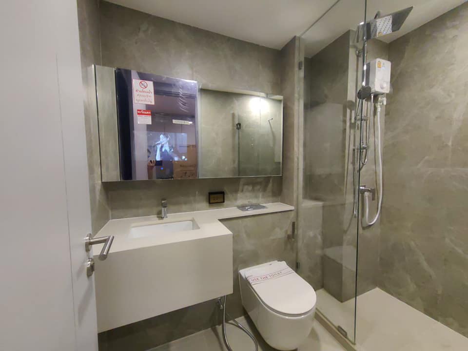 สนใจชมห้องติดต่อได้เลย Line ID: Smile-easy ปล่อยเช่าคอนโด SOHO Bangkok Ratchada (โซโห แบงค็อก รัชดา) - 1ห้องนอน 1ห้องน้ำ 1ห้องนั่งเล่น - ใกล้ MRT ห้วยขวาง - ขนาดห้อง 26 ตรม. ชั้น 5