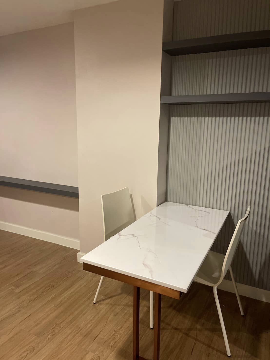 ให้เช่าห้องแบบ 2ห้องนอน 1ห้องน้ำ โซนพื้นที่ MRT สุทธิสาร คอนโด The Kris Extra 7 (เดอะ คริส เอ็กซ์ตร้า 7) ขนาดห้อง 45 ตรม. ชั้น 7