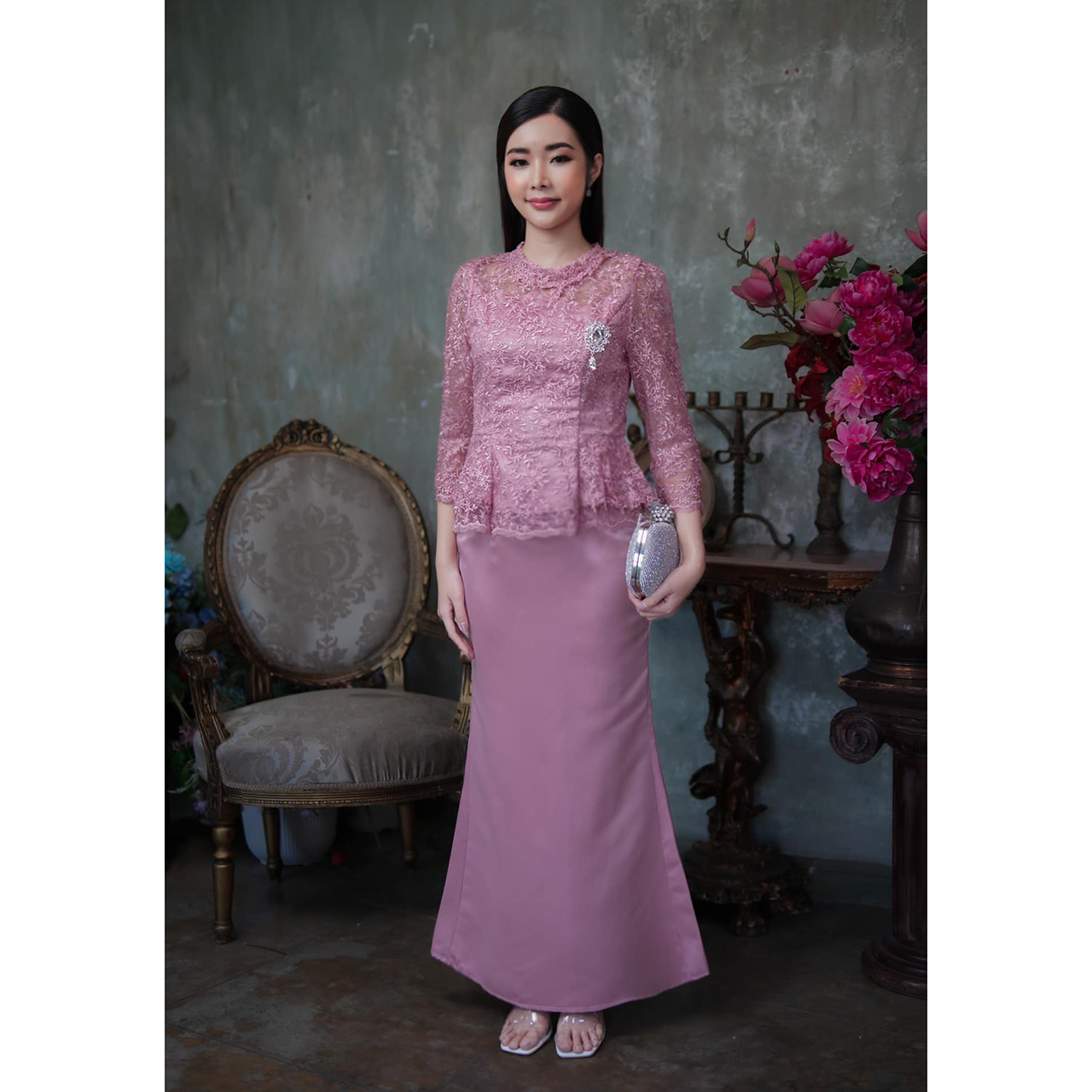 kudapy ชุดเซ็ทชมพูกลีบบัว / น้ำตาลทอง ลูกไม้ใยบวบ แขนยาว มีซิปหลัง ซับในทั้งเสื้อและกระโปรง