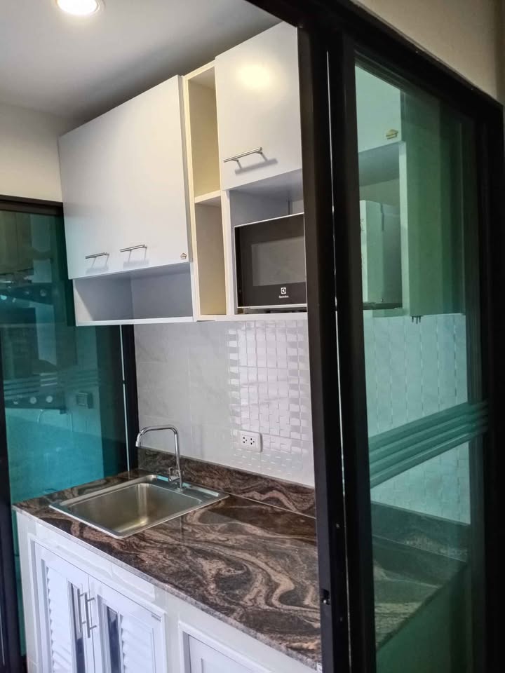 ปล่อยเช่า Reach Phahonyothin 52 : รีช พหลโยธิน 52 - โซนพื้นที่ BTS สะพานใหม่ 1ห้องนอน 1ห้องน้ำ 1ห้องนั่งเล่น - ขนาดห้อง 30 ตรม. ชั้น 6 ตึก C - ให้เช่า 8,900 ต่อเดือน