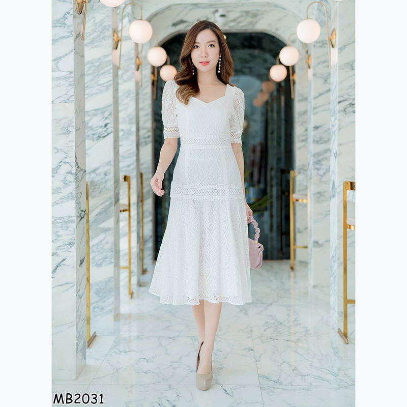 kudapy เดรสสั้นสีแดง/สีชมพู/สีขาว คอวีเว้าอกแขนตุ๊กตาผ้าลูกไม้สวยดูดี