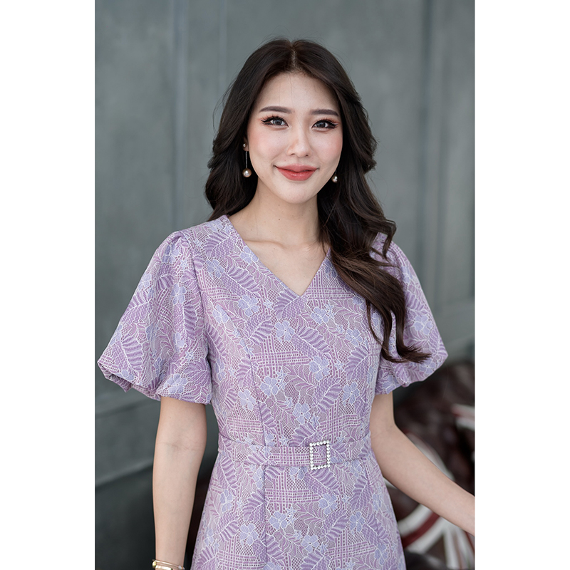 kudapy เดรสสั้นสีเขียว/สีม่วง ลูกไม้แขนสั้นบอลลูนเข็มขัดเพชร ผ้าลูกไม้ลายสวยอัดกาว เป็นแขนบอลลูนพองปลายจั้มด้านใน