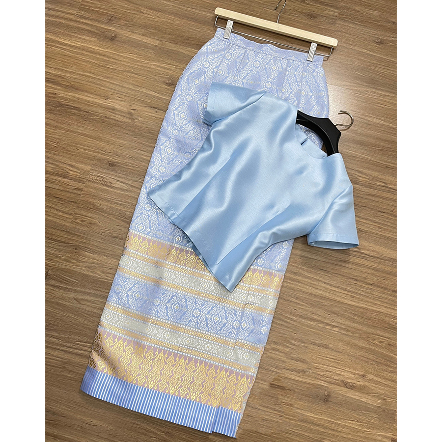 kudapy ชุดไทยสีฟ้าเสื้อ+ผ้าถุงทอลาย ชุดไทยจิตรลดาแขนสั้นสีฟ้าชุดไทยวันแม่ ชุดไปวันแม่ รีบจองเลยนะคะก่อนหมดจร้า