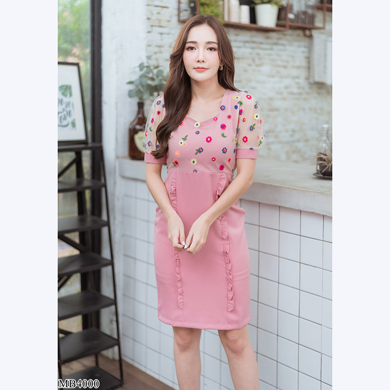 kudapy เดรสสั้นสีชมพู/ครีม ลายตาข่ายสวยดูดีน่ารักมากๆ