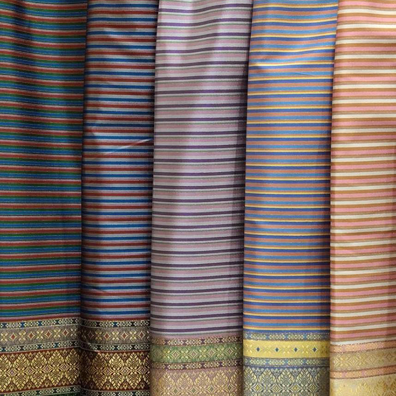 kudapy ผ้าถุงทอลายไทย 8 สี ลายสวยมาก (เอวสามารถปรับตะขอได้) เนื้อผ้าเนื้อดีมากค่ะ เนื้อผ้าไม่หนามาก