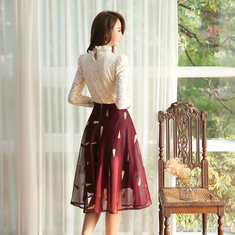 kudapy เสื้อลูกไม้สีขาวครีม คอปีนแต่งลูกไม้อย่างดี ผ้าลูกไม้เนื้อนิ่มใส่ไม่ระคายเคือง