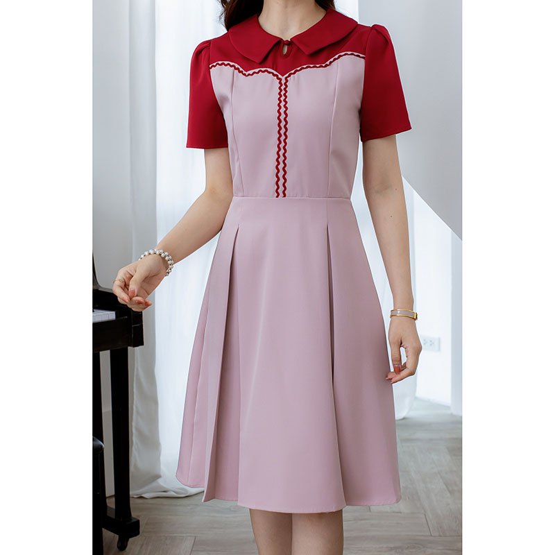 kudapy เดรสสั้นสีชมพูแดง/สีม่วง คอปกทูโทน สวยเก๋มากๆค่ะ ใช้ผ้าพื้นทูโทนตัดต่อกัน กระโปรงจับทวิสสวย มีดีเทลเคริฟช่วงอกแต่งด้วยเส้นตัวแต่งตัดสี