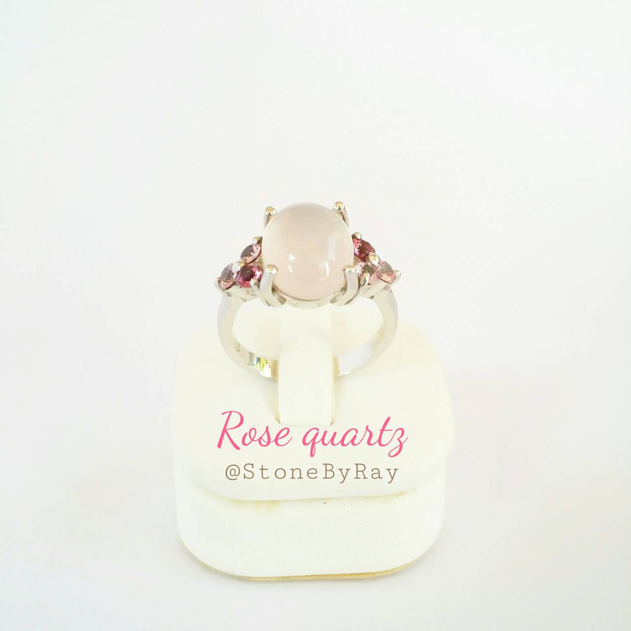 แหวนเงินหินโรสควอตซ์ Rose Quartz