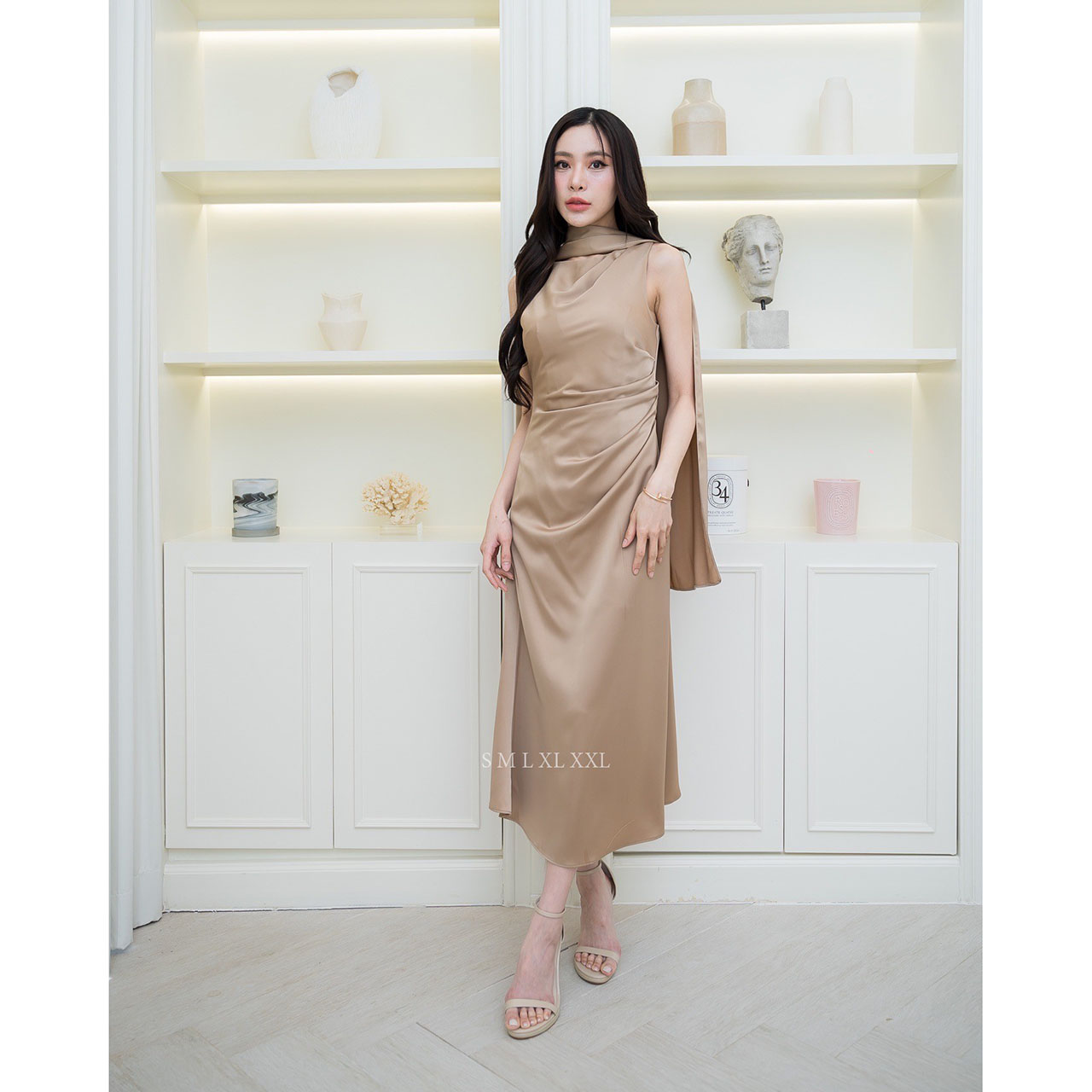 kudapy เดรสยาวแขนกุด มาพร้อมผ้าคลุมไหล่สวยเก๋ ชุดไปงานแต่งงาน ชุดออกงาน ชุดเพื่อนเจ้าสาว ผ้าเครปซาติน