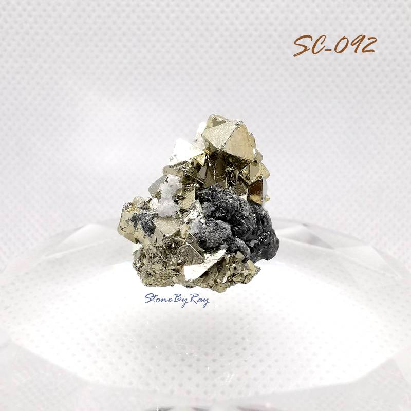 ไพไรต์ (Pyrite Octahedra Peru)