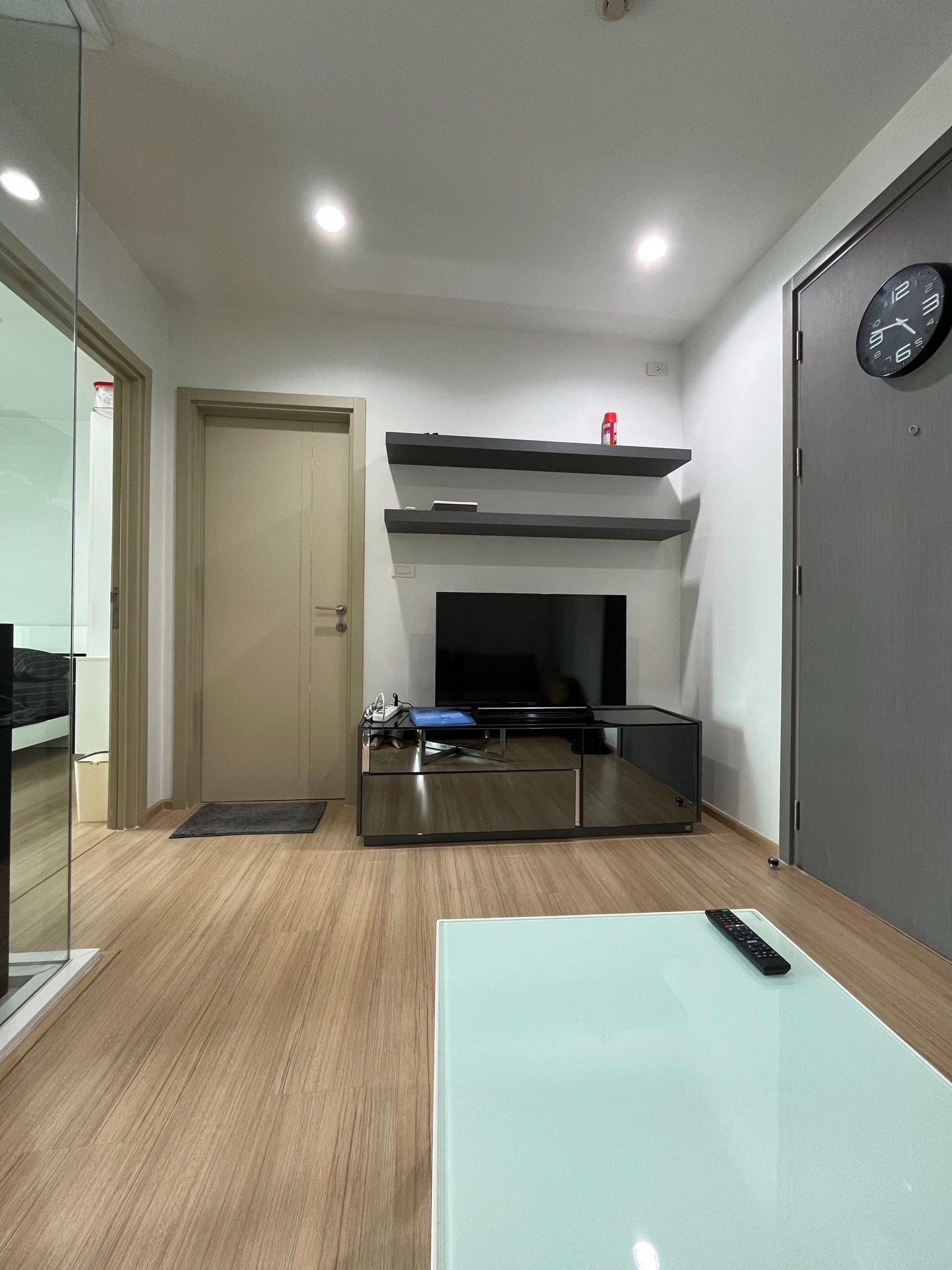 ให้เช่าคอนโด The Base Rama 9 – Ramkhamhaeng (เดอะ เบส พระราม 9 – รามคำแหง) โซน รถไฟฟ้า ARL รามคำแหง ห้องแบบ 1ห้องนอน / 1ห้องน้ำ / โซนครัวปิด ขนาดห้อง 30 ตรม. ชั้น 20