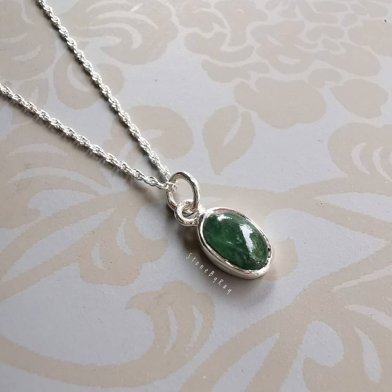 สร้อยคอเงินจี้หินหยกสีเขียวเข้ม