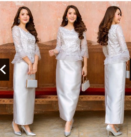 kudapy ชุดเซตออกงานไทยประยุกต์สีเทาเงิน/สีฟ้า/สีชมพู/สีทอง/สีโอรส เสื้อเนื้อลูกไม้ใยบวบปักกริ้ตเตอร์แขนระบายผ้าแก้ว+กระโปรงยาวเนื้อเงางา