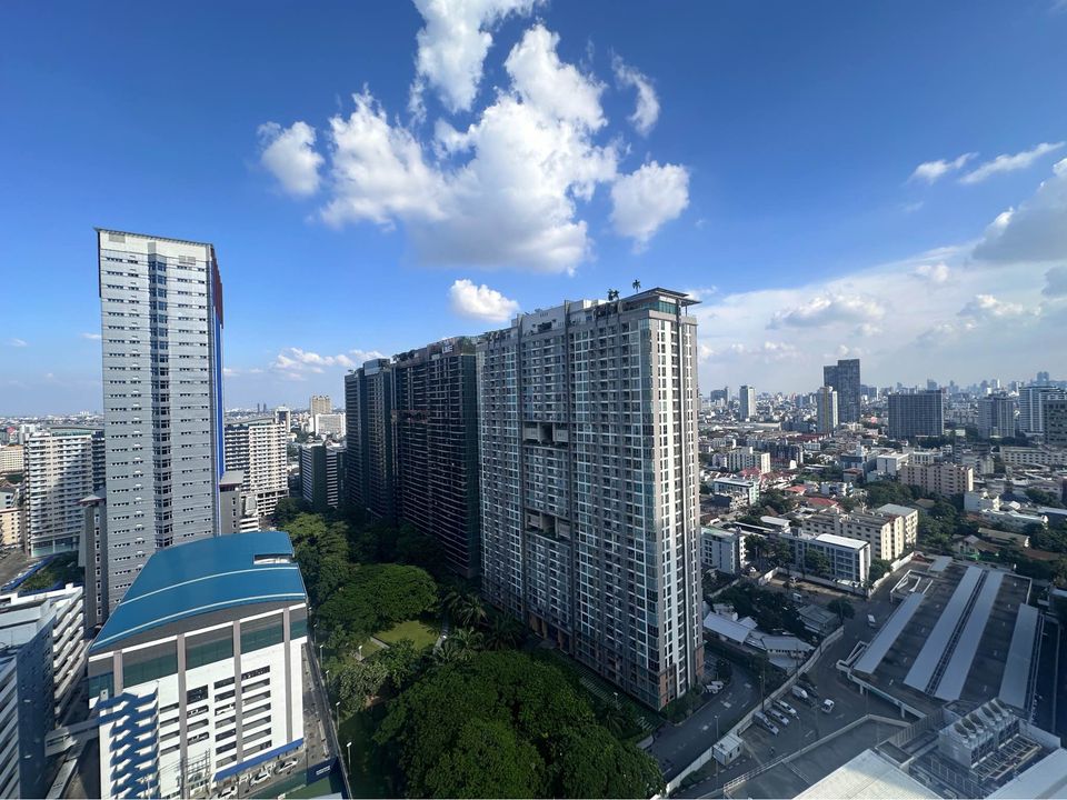 สนใจชมห้องติดต่อได้เลย Line ID: Smile-easy ปล่อยเช่าคอนโด LIFE Phahon-Ladprao (ไลฟ์ พหลฯ-ลาดพร้าว) - Studio 1ห้องน้ำ 1ห้องครัว - ใกล้ BTS ห้าแยกลาดพร้าว - ขนาดห้อง 28.5 ตรม. ชั้น 26