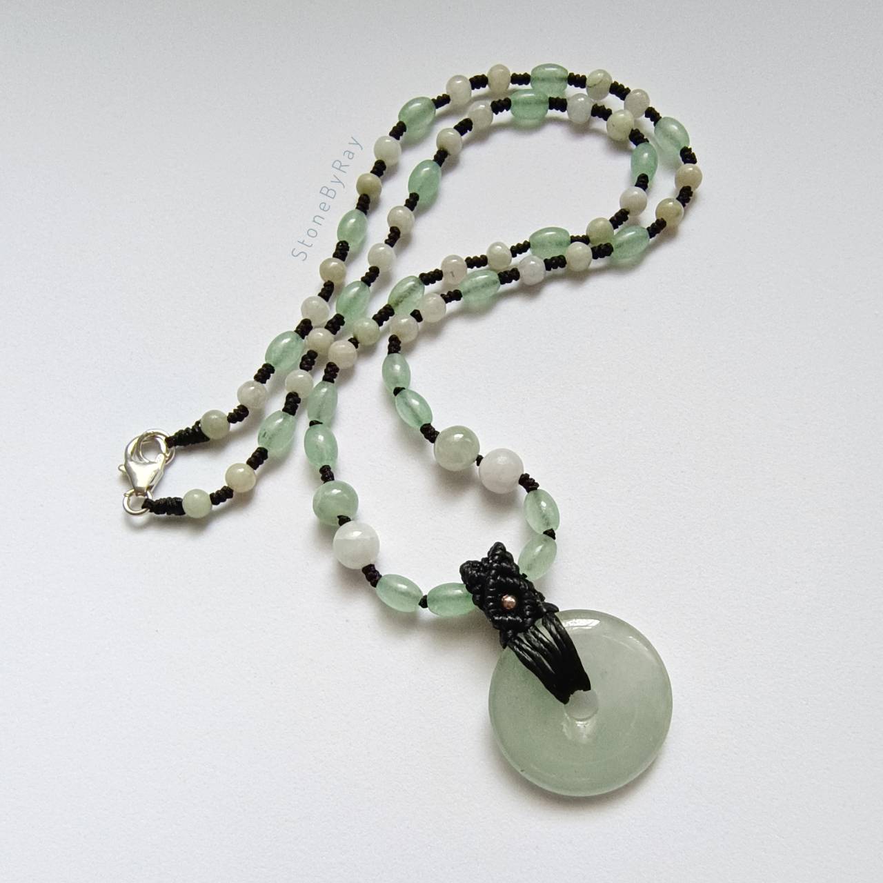 สร้อยคอเชือกถักหินอเวนเจอรีนกับจี้หยกทรงโดนัท Aventurine+Jade