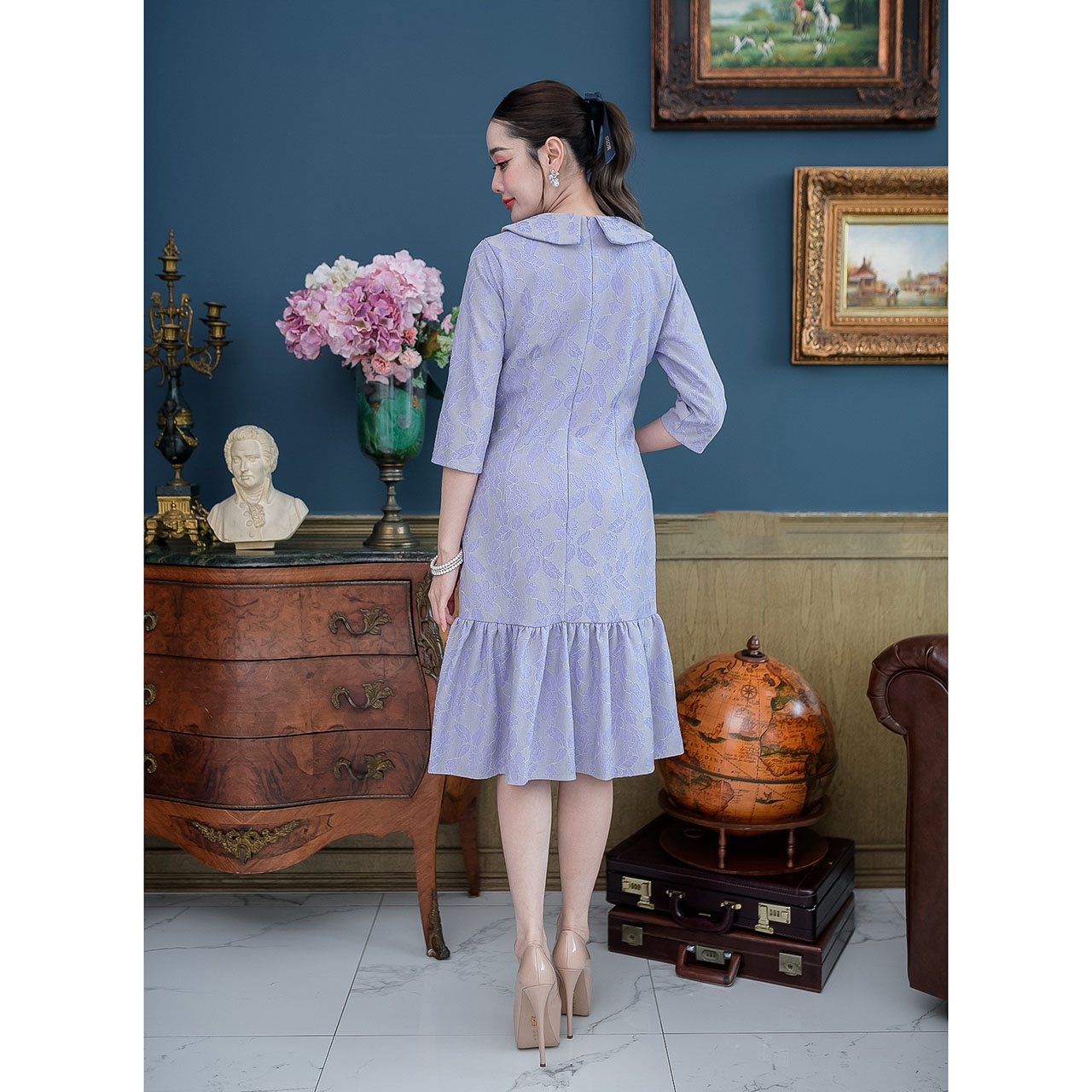 kudapy เดรสสั้นสีชมพู/สีม่วง ลูกไม่เนื้อนิ่มทรงเรียบร้อยสุภาพ ผ้าลูกไม้อัดกาวให้ทั้งชุด ทรงแขนยาวเลยศอก คอบัว แต่งกระดุม