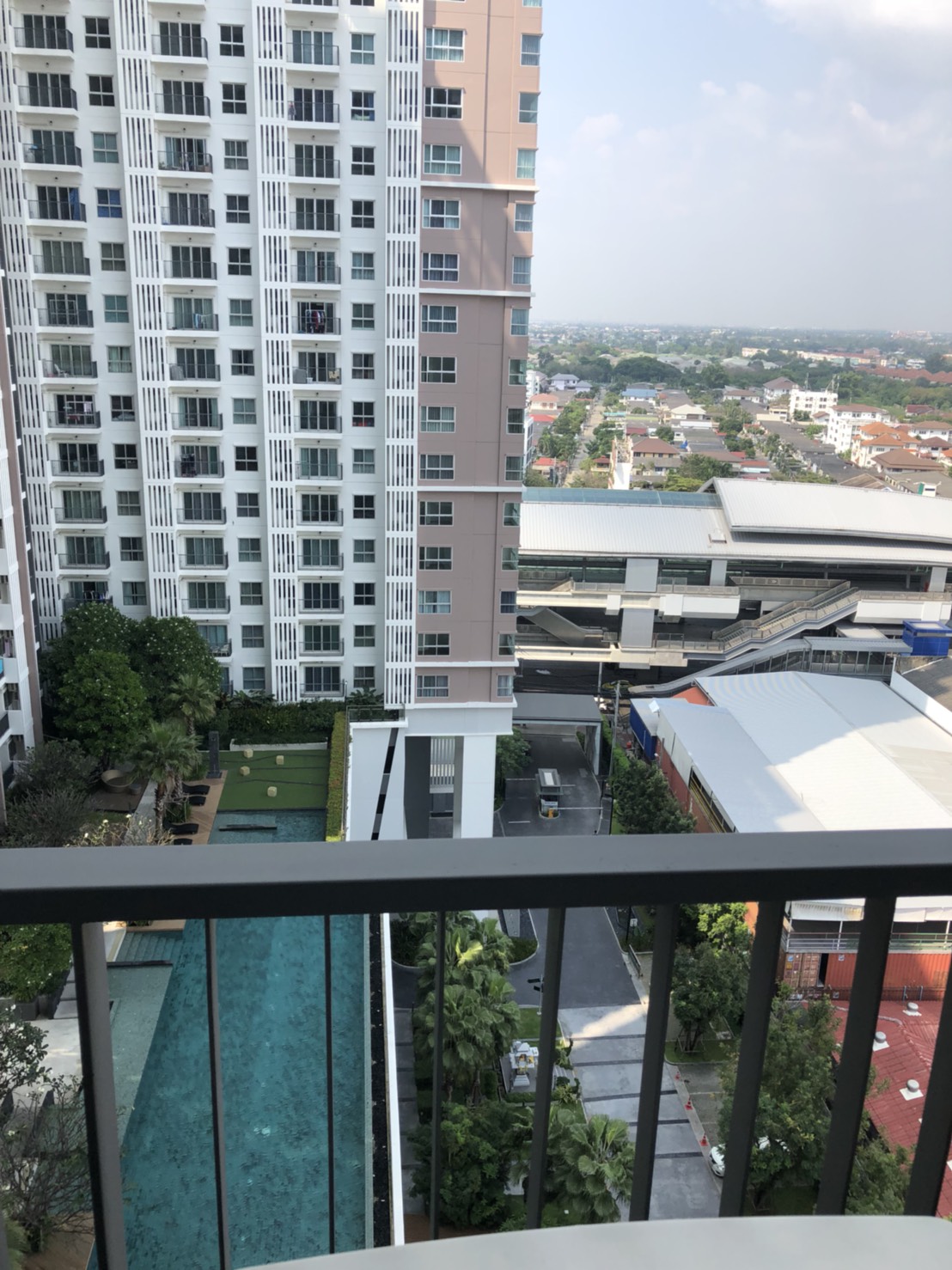 ปล่อยเช่าคอนโด The Parkland Phetkasem (เดอะ พาร์คแลนด์ เพชรเกษม) - 1ห้องนอน 1ห้องน้ำ 1ห้องนั่งเล่น - ใกล้ MRT หลักสอง - ขนาดห้อง 35 ตรม. ชั้น 14 ตึก A