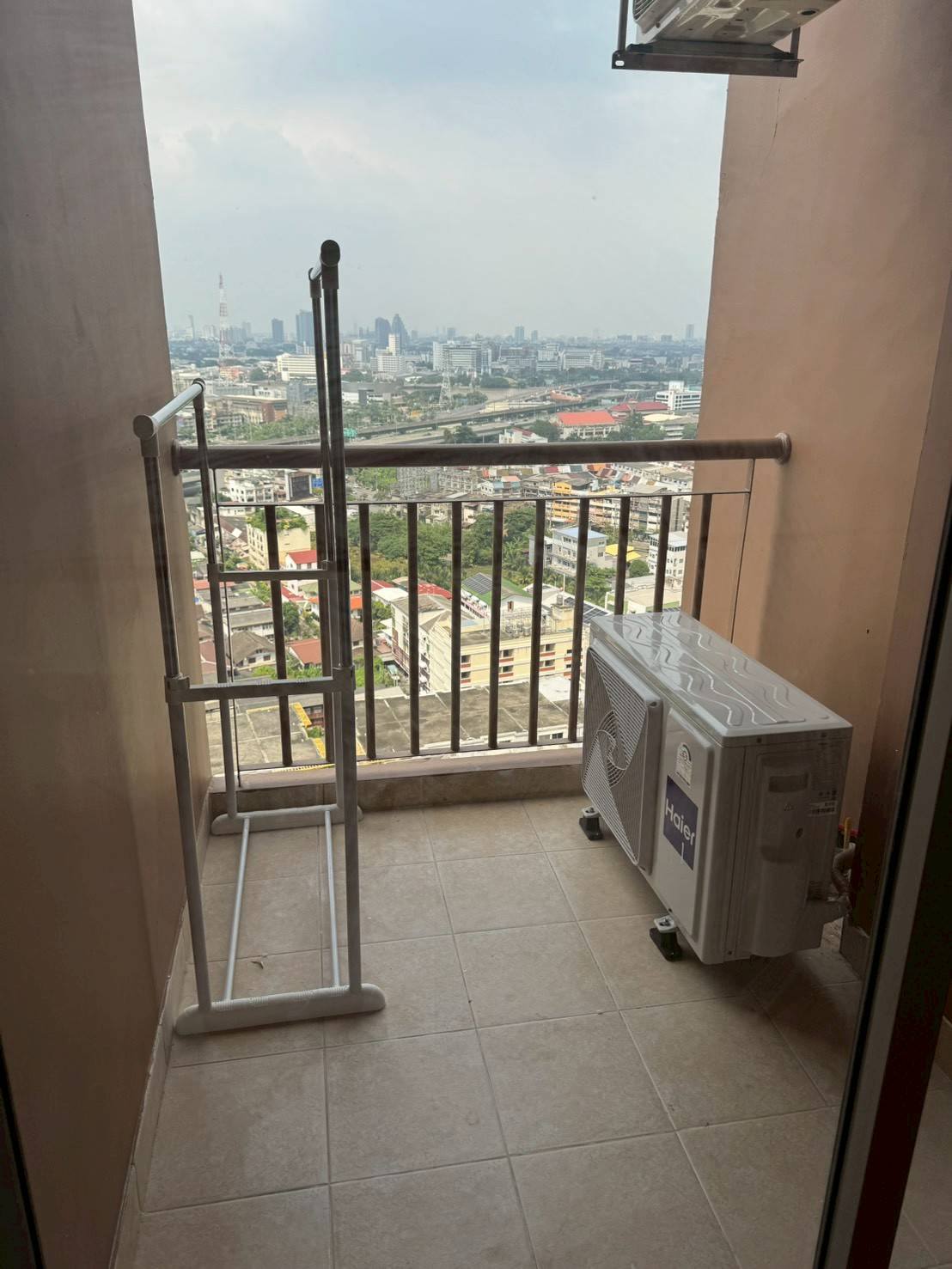 ให้เช่าคอนโด City Home Ratchada - Pinklao (ซิตี้ โฮม รัชดา - ปิ่นเกล้า) 1ห้องนอน / 1ห้องน้ำ ขนาด 48 ตรม. ชั้น 25 ค่าเช่า 12,000 ต่อเดือน รถไฟฟ้า MRT บางอ้อ