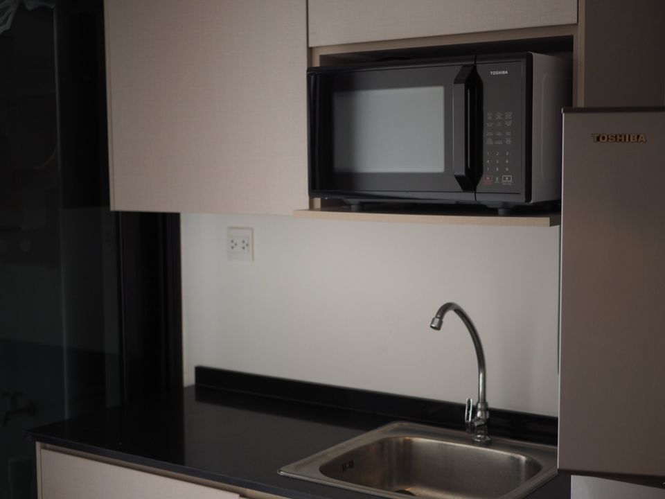 ปล่อยเช่าคอนโด The Politan Rive (เดอะ โพลิแทน รีฟ) - วิวแม่น้ำ 1ห้องนอน 1ห้องน้ำ 1ห้องนั่งเล่น 1ห้องครัว - ใกล้ MRT พระนั่งเกล้า - ขนาดห้อง 30 ตรม. ชั้น 40