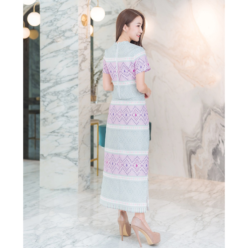 kudapy เดรสยาวผ้าไทยสีชมพู/สีเขียว คอกลมลายไทยใส่สบายสวยดูดี