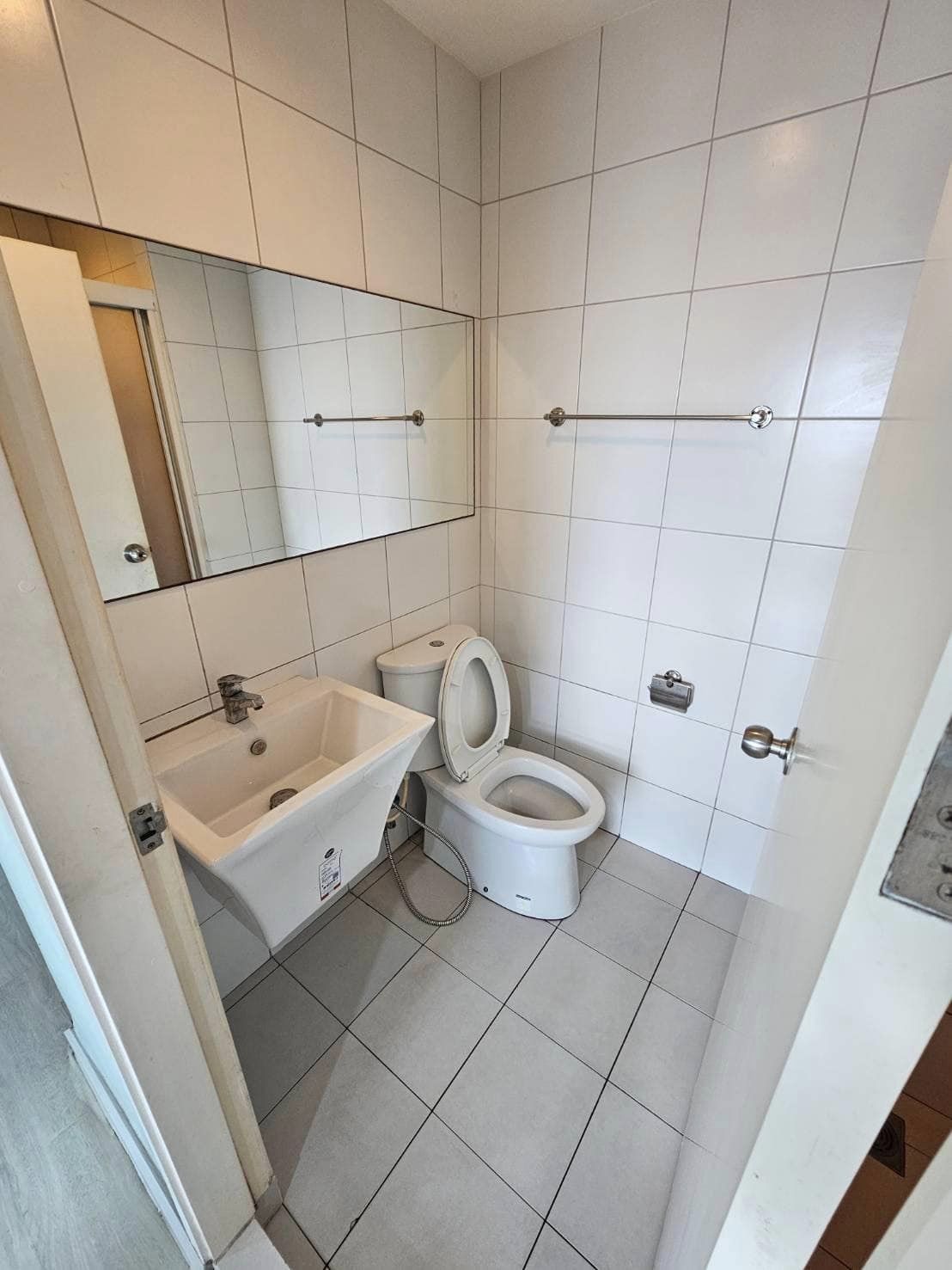 สนใจชมห้องติดต่อได้เลย Line ID: Smile-easy ปล่อยเช่าคอนโด Aspire Ngamwongwan (แอสไพร์ งามวงศ์วาน) - 1ห้องนอน 1ห้องน้ำ 1ห้องนั่งเล่น - ใกล้ เดอะมอลล์งามวงศวาน - ขนาดห้อง 30 ตรม. ชั้น 28