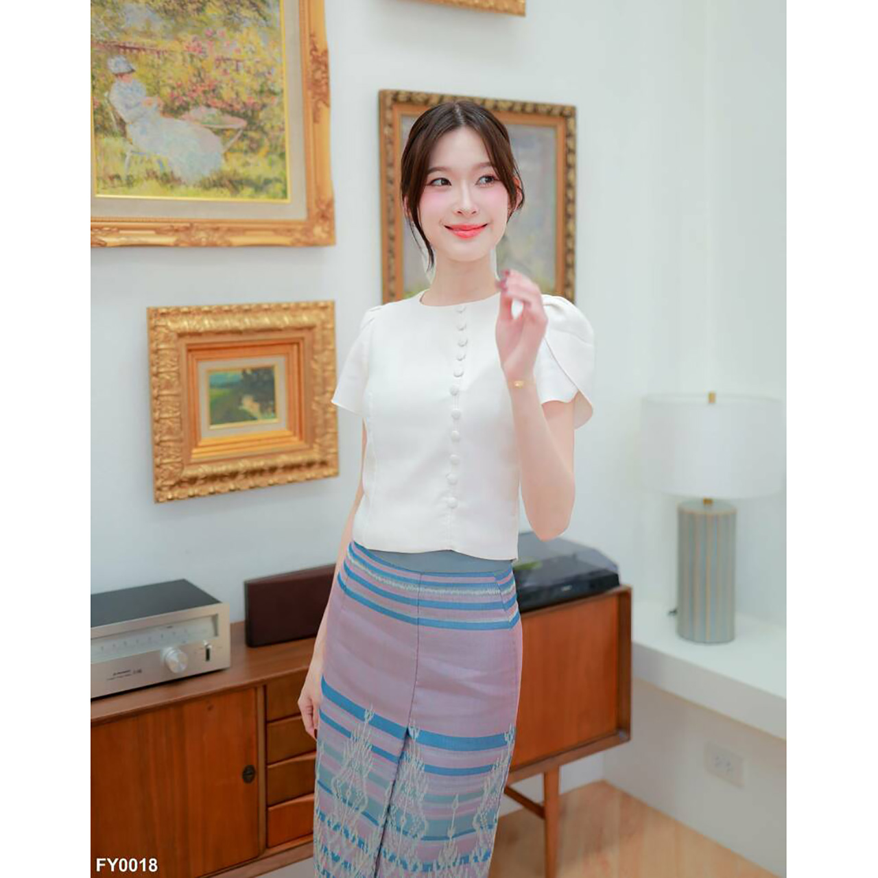 kudapy ชุดเซ็ทเสื้อผ้าไหมแต่งจีบตรวหัวไหล่ดูดี ผ้าถุงลายไทยสวยดูดีน่ารัก