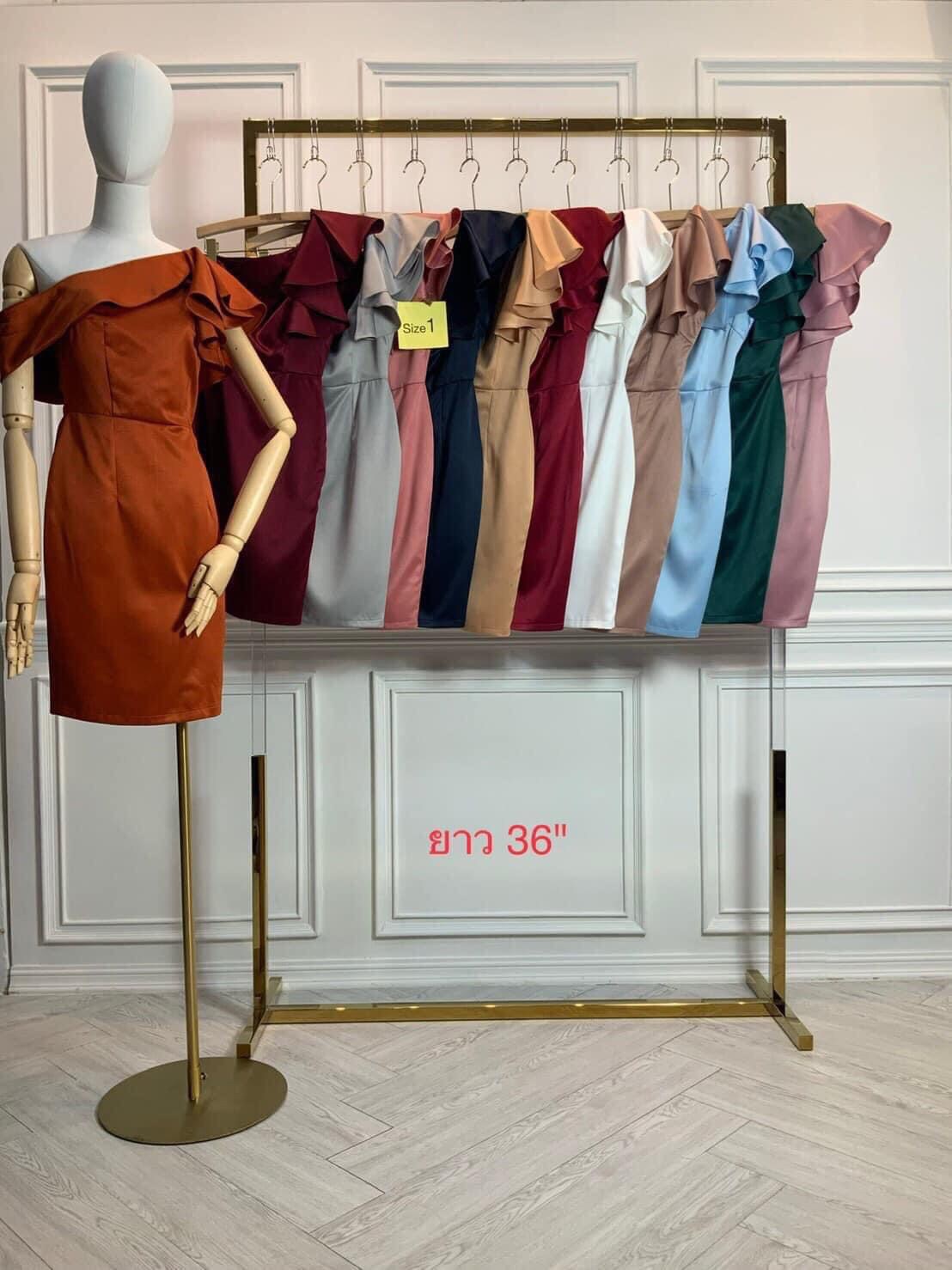 kudapy เดรสสั้นใส่ออกงานไหล่เฉียง แต่งระบายข้าง ผ้าซาร่าไม่ยืดนะคะ กปสั้นพอดีเข่า สีน้ำเงินสด,ชมพู,ฟ้า,กรมท่า,ทอง,เขียวแก่,โอวัลติน,เขียวมิ้นท์ ,แดงเลือดหมู ,ไวน์แดง, เทา,ส้มอิฐ