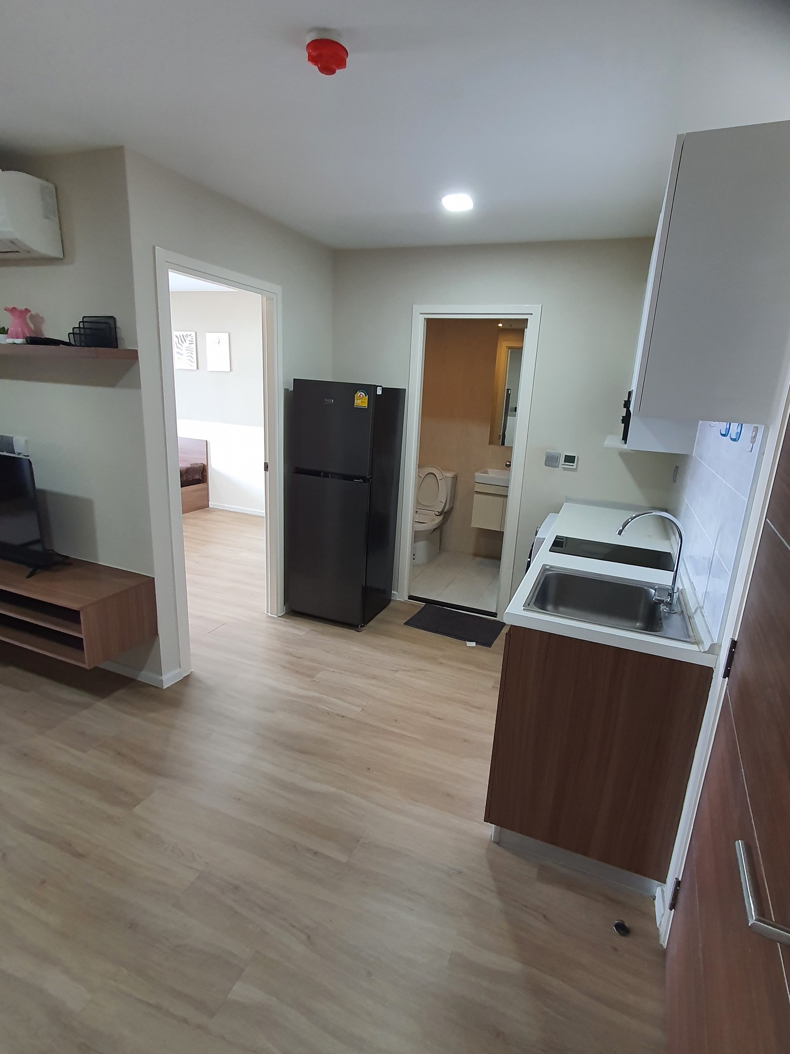 ให้เช่าห้องแบบ 2ห้องนอน 1ห้องน้ำ โซนพื้นที่ ถนนนาคนิวาส เดอะคริสตัล เอกมัย-รามอินทรา คอนโด Atmoz Ladprao 71(แอทโมซ ลาดพร้าว 71) Low Rise ขนาดห้อง 46 ตรม. ชั้น 8 ตึก B