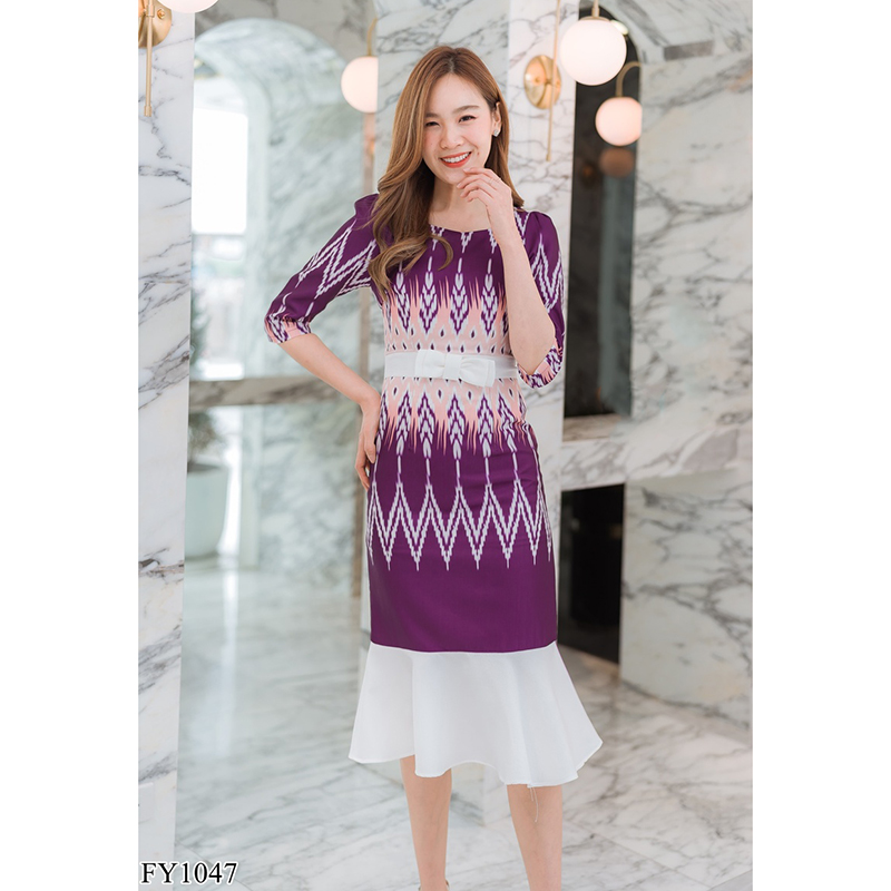 kudapy เดรสสั้นผ้าไทยพิมพ์ลายสีชมพู/สีม่วง คอเหลี่ยมแขนสั้น กระโปรงชายระบายทรงหางปลา ผ้าลายไทย มีซับใน ซิหลัง