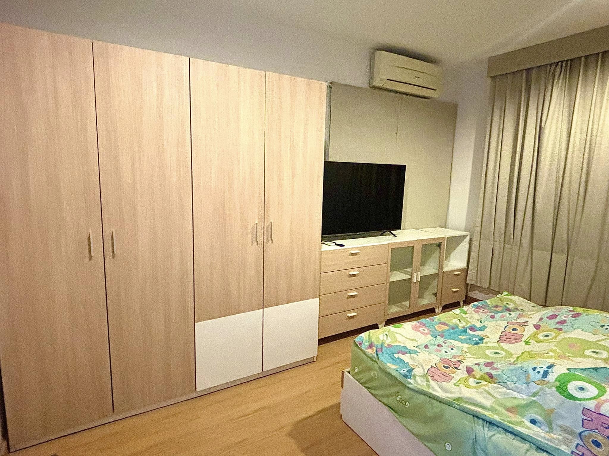 ปล่อยเช่า Life @ Ratchada - Suthisan (ไลฟ์ แอท รัชดา - สุทธิสาร) - โซนพื้นที่ MRT สุทธิสาร 1ห้องนอน 1ห้องน้ำ - ขนาดห้อง 45 ตรม. ชั้น 12 - ให้เช่า 17,000 ต่อเดือน